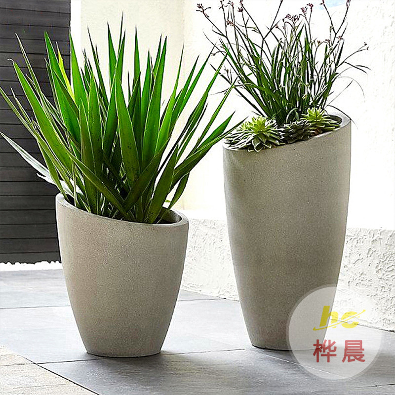 組合玻璃鋼花盆裝扮云南高檔寫(xiě)字樓優(yōu)雅環(huán)境